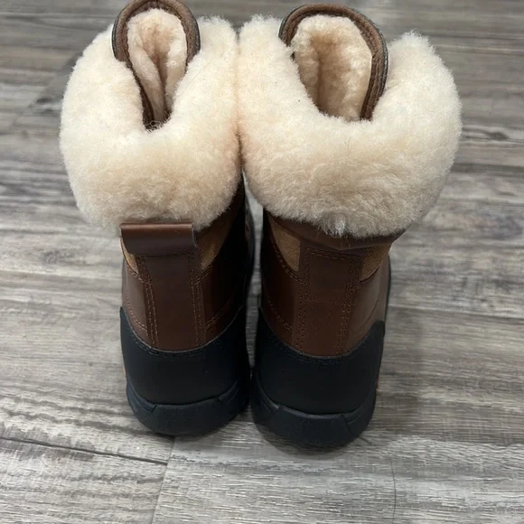 New UGG Kid’s Toddler Brown Butte II CWR Boots